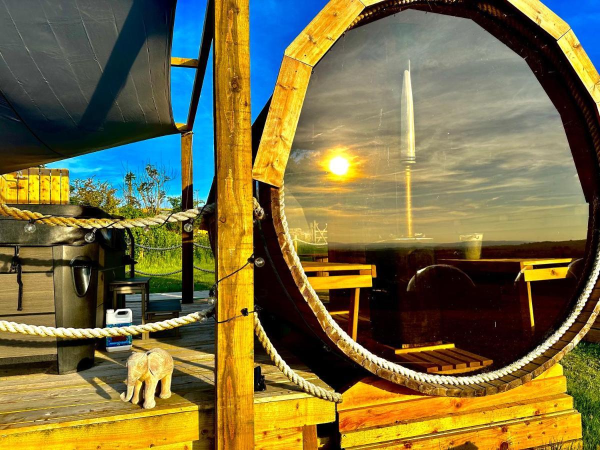 Deerstone Glamping-Pinhaw Beacon Dome Hot Tub Hotel Earby Exterior photo