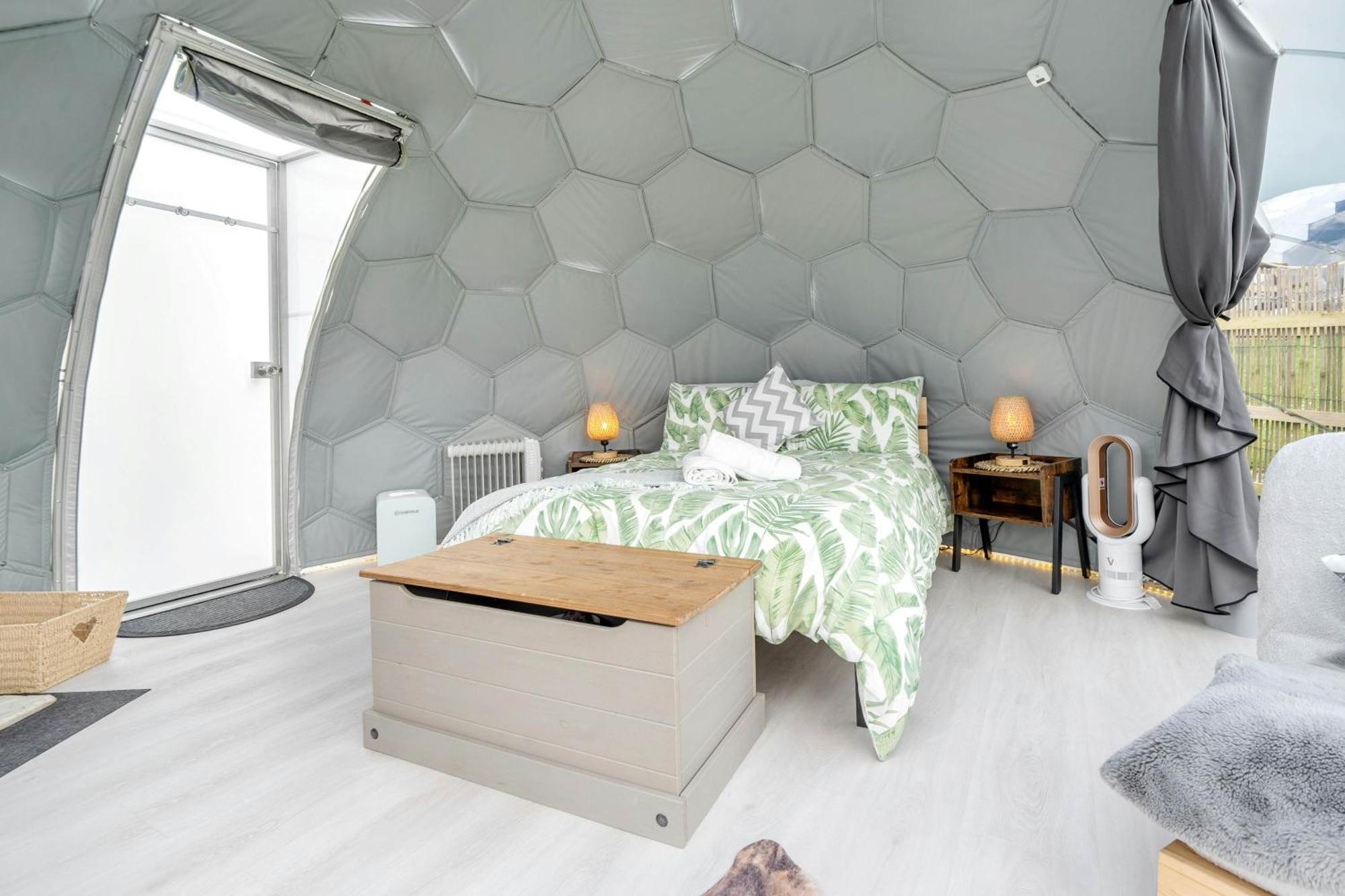Deerstone Glamping-Pinhaw Beacon Dome Hot Tub Hotel Earby Exterior photo